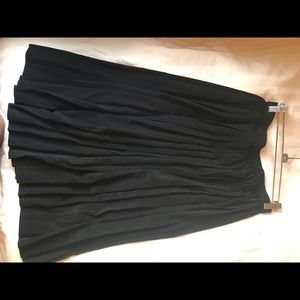 Black pleated skirt!!